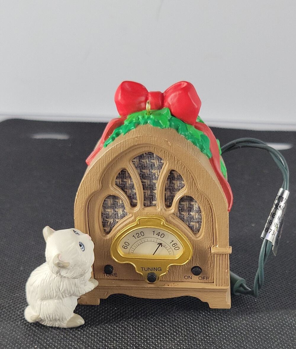 Hallmark Keepsake Ornament 1993 Radio News Flash by Donna Lee